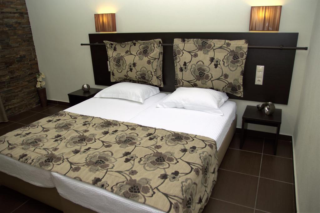 Alexander Inn Ставрос Екстериор снимка