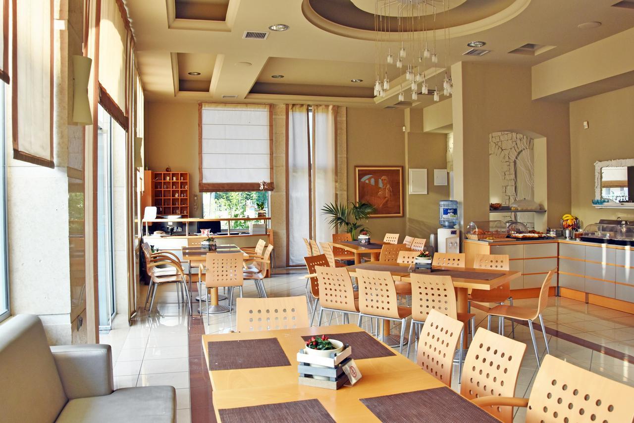 Alexander Inn Ставрос Екстериор снимка