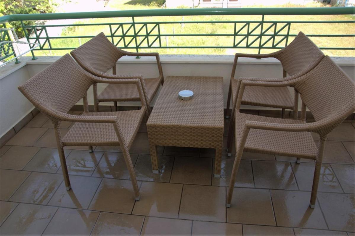 Alexander Inn Ставрос Екстериор снимка